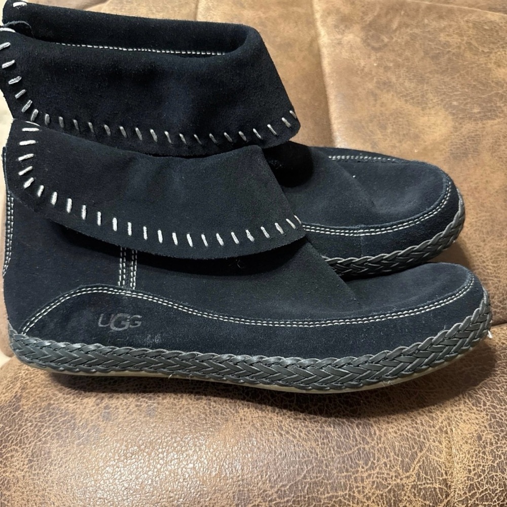 Ugg bootie’s